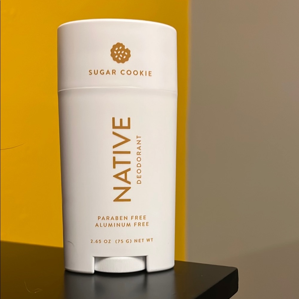 Native Sugar Cookie Scent Deodorant - White and Gold